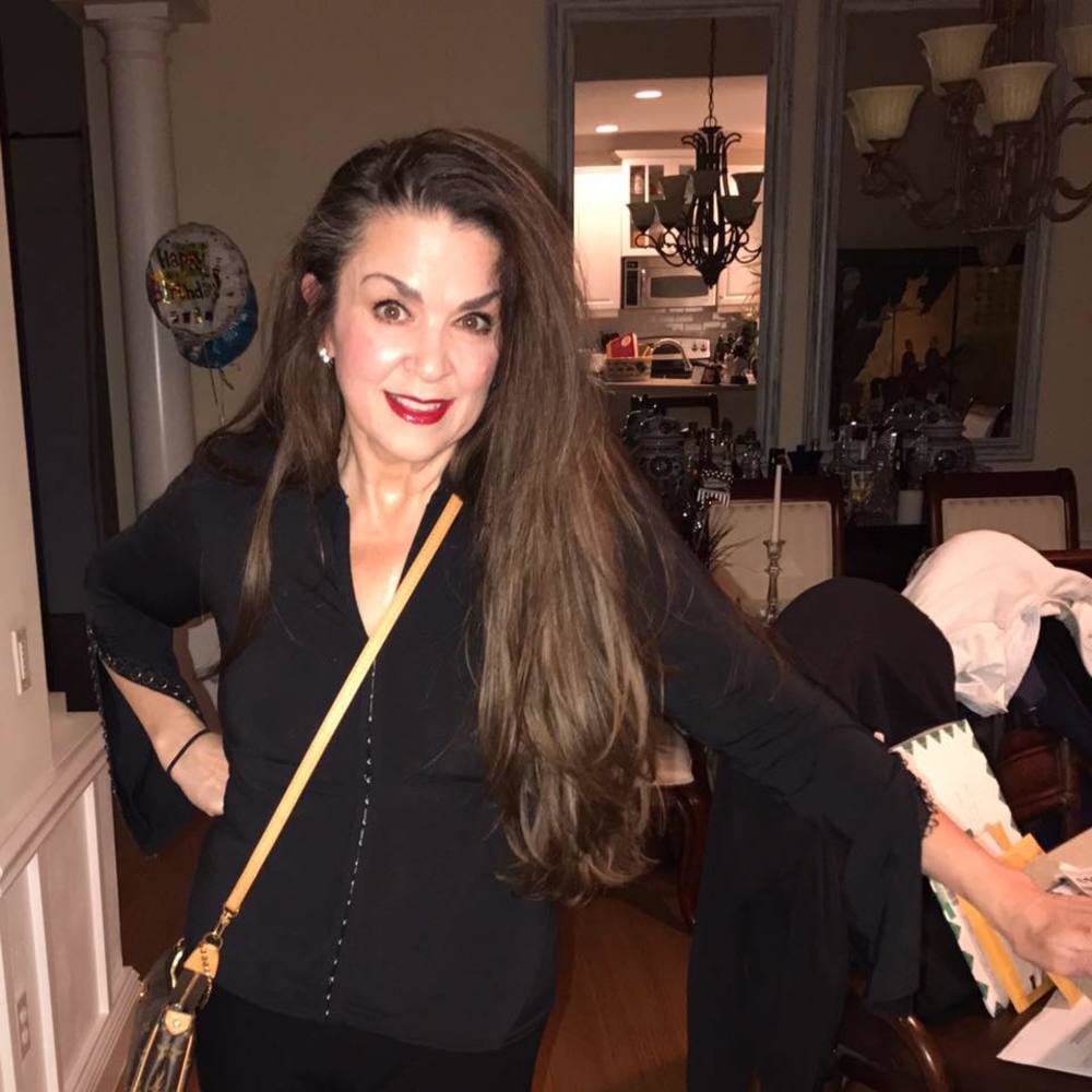 Meet your Posher, Divina